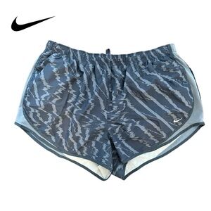 Nike EUC Dri-Fit Training/ Running Athletic Women's Shorts Size 2x Gray